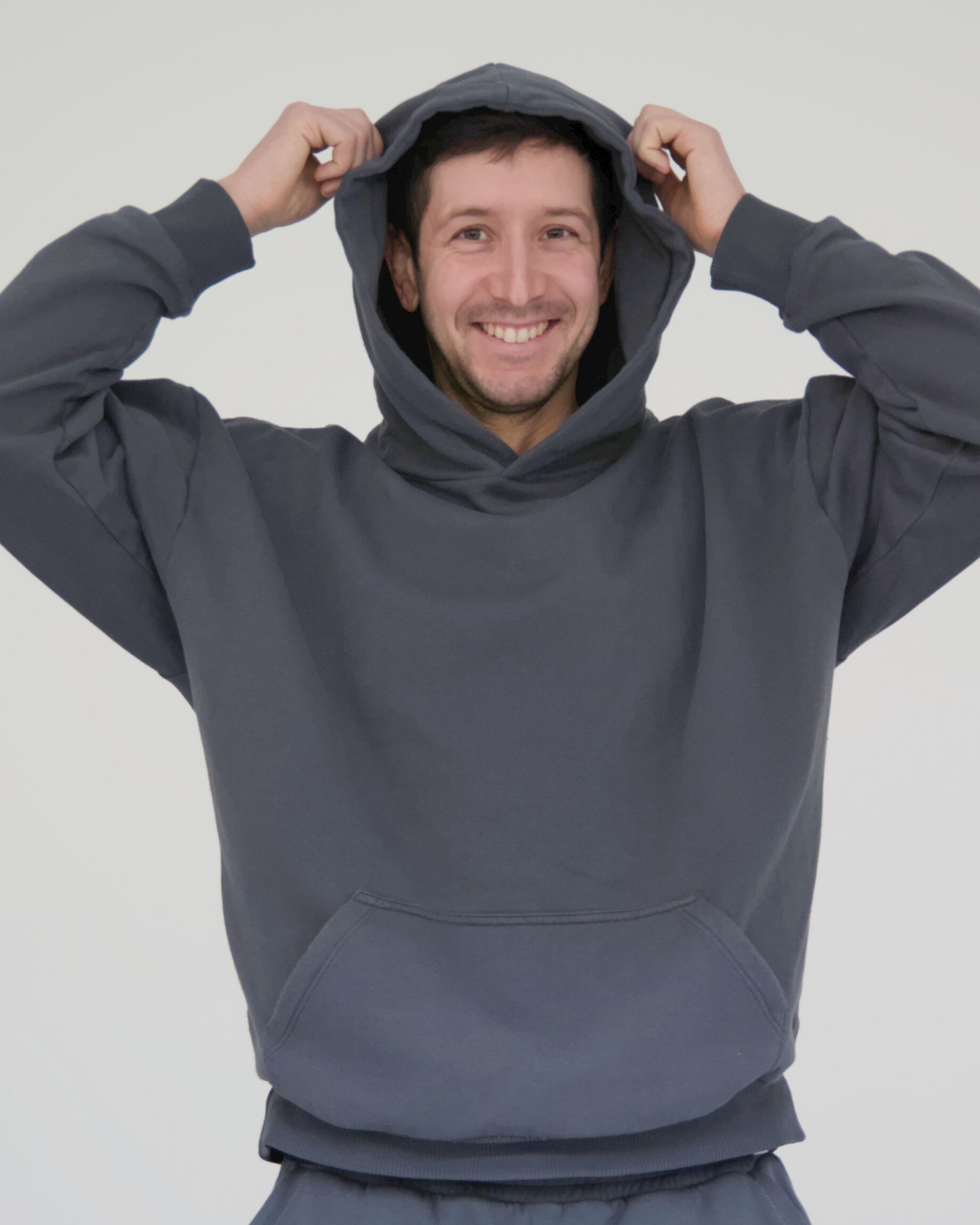 oversize_hoodie_unisex_grau_3a