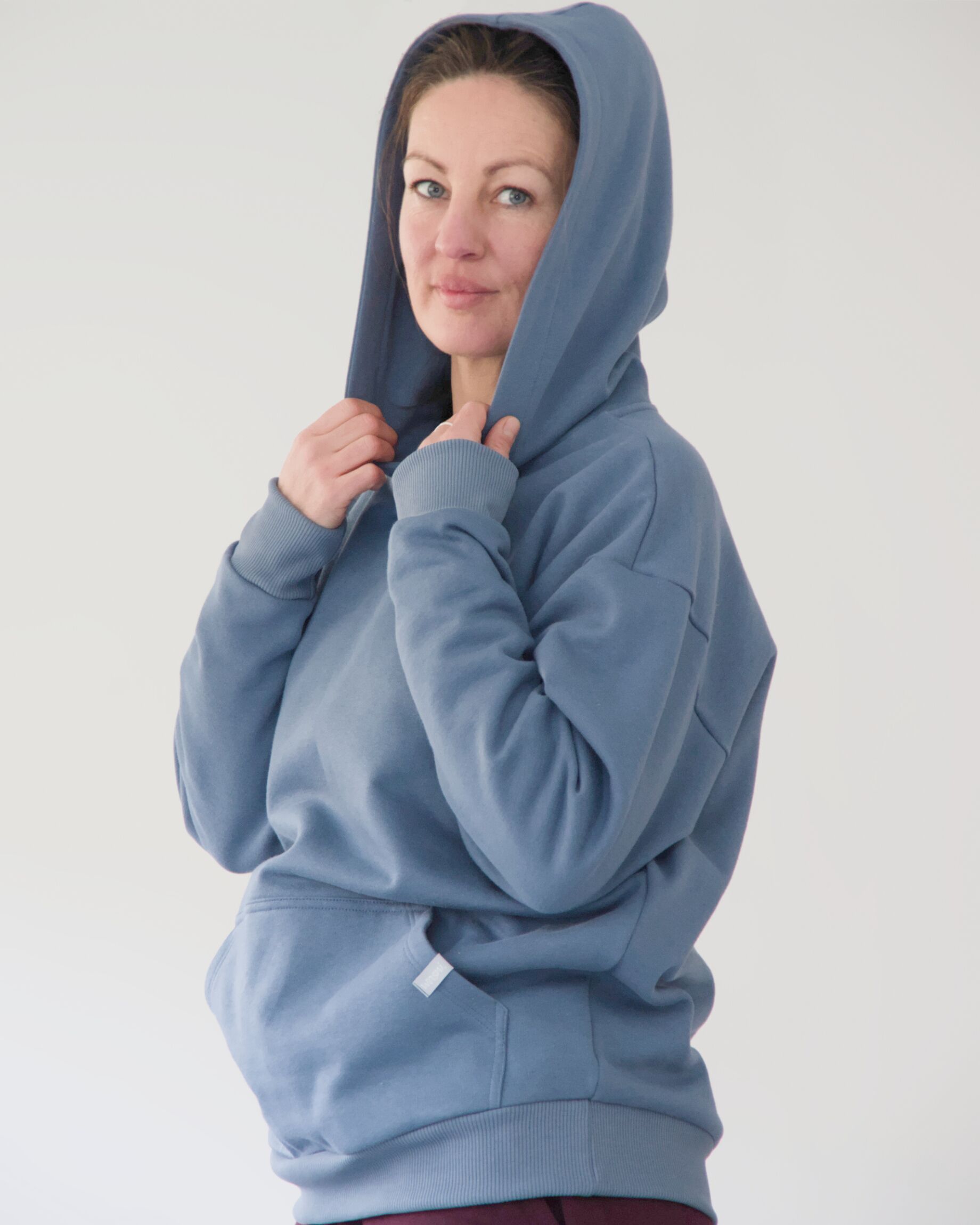 oversize_hoodie_unisex_jeans_2a