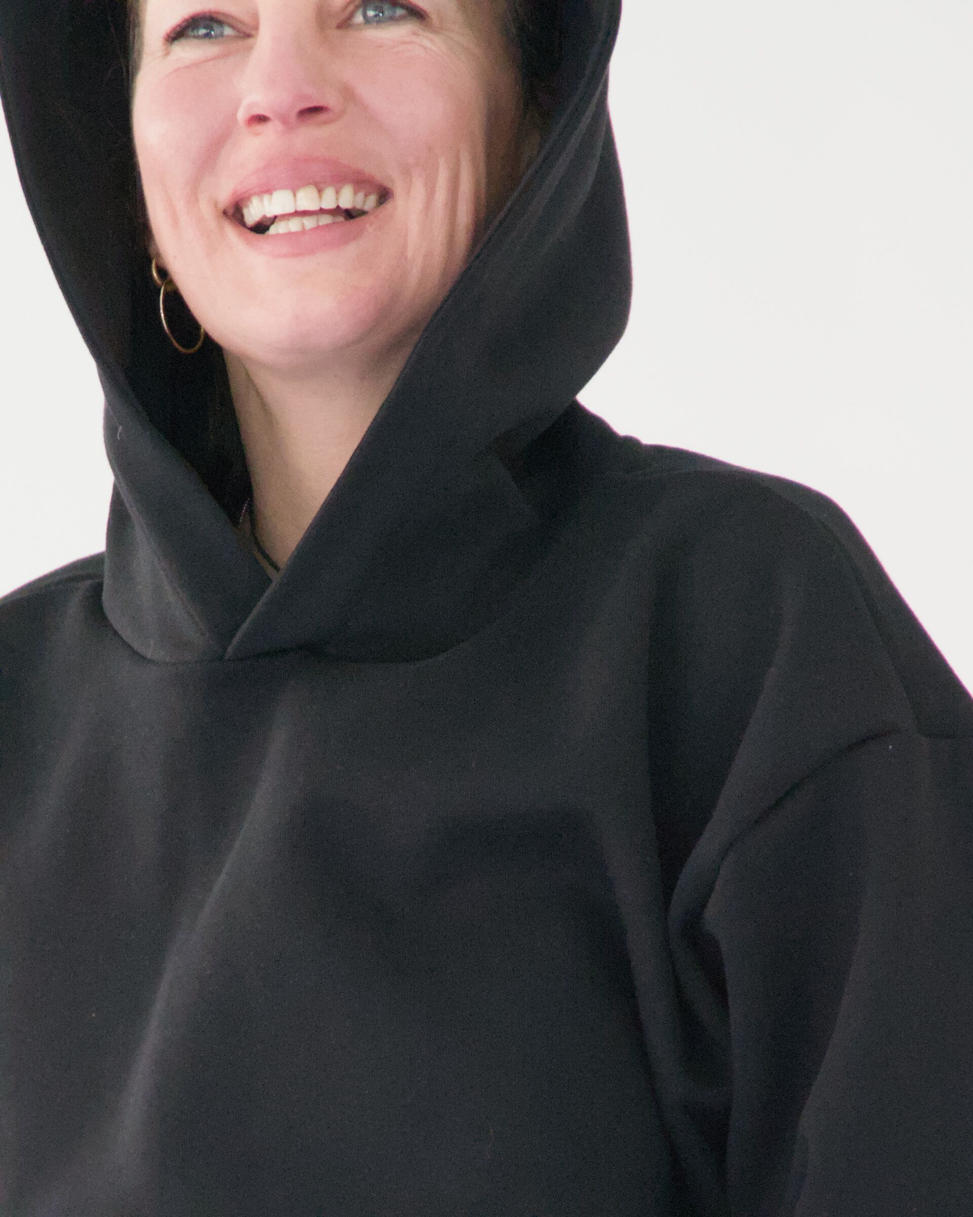 oversize_hoodie_unisex_schwarz_detaila