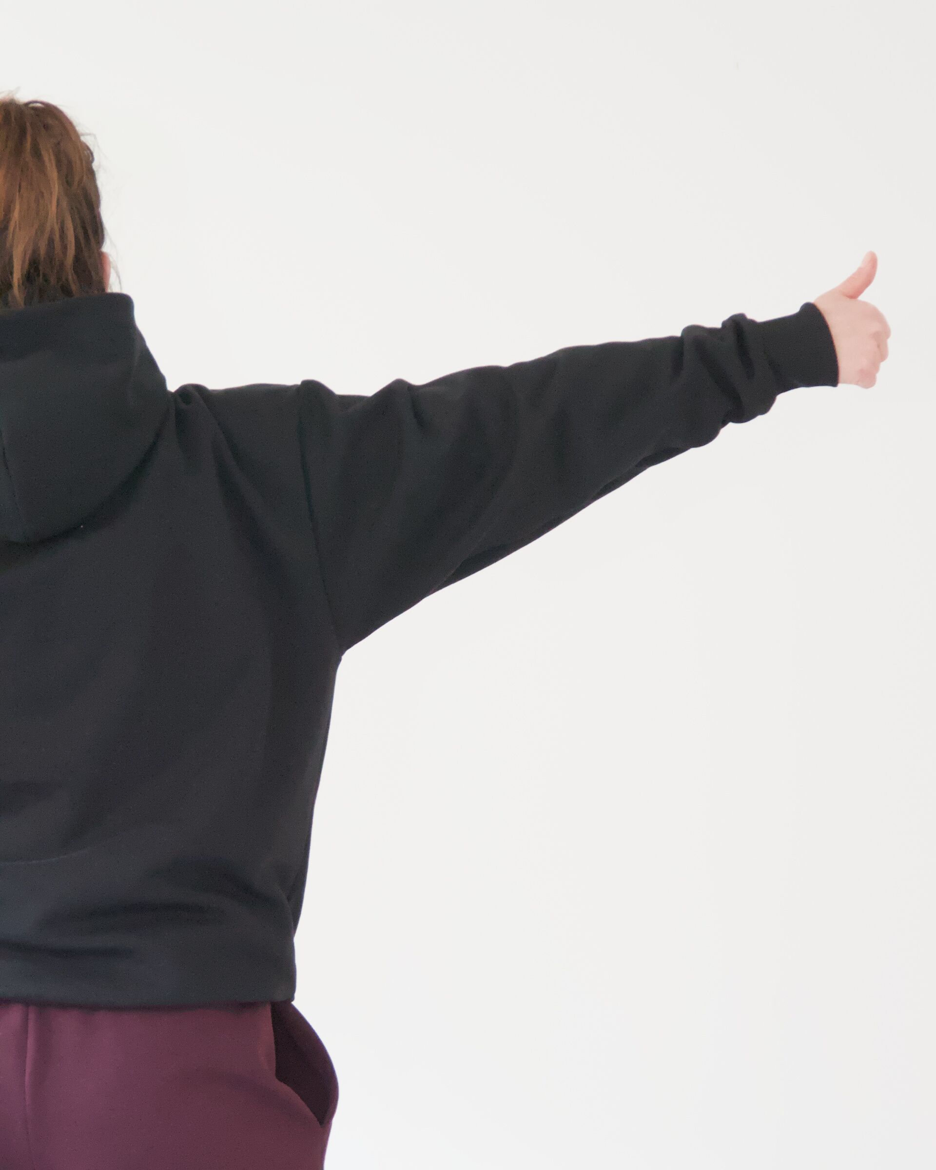 oversize_hoodie_unisex_schwarz_detailaa