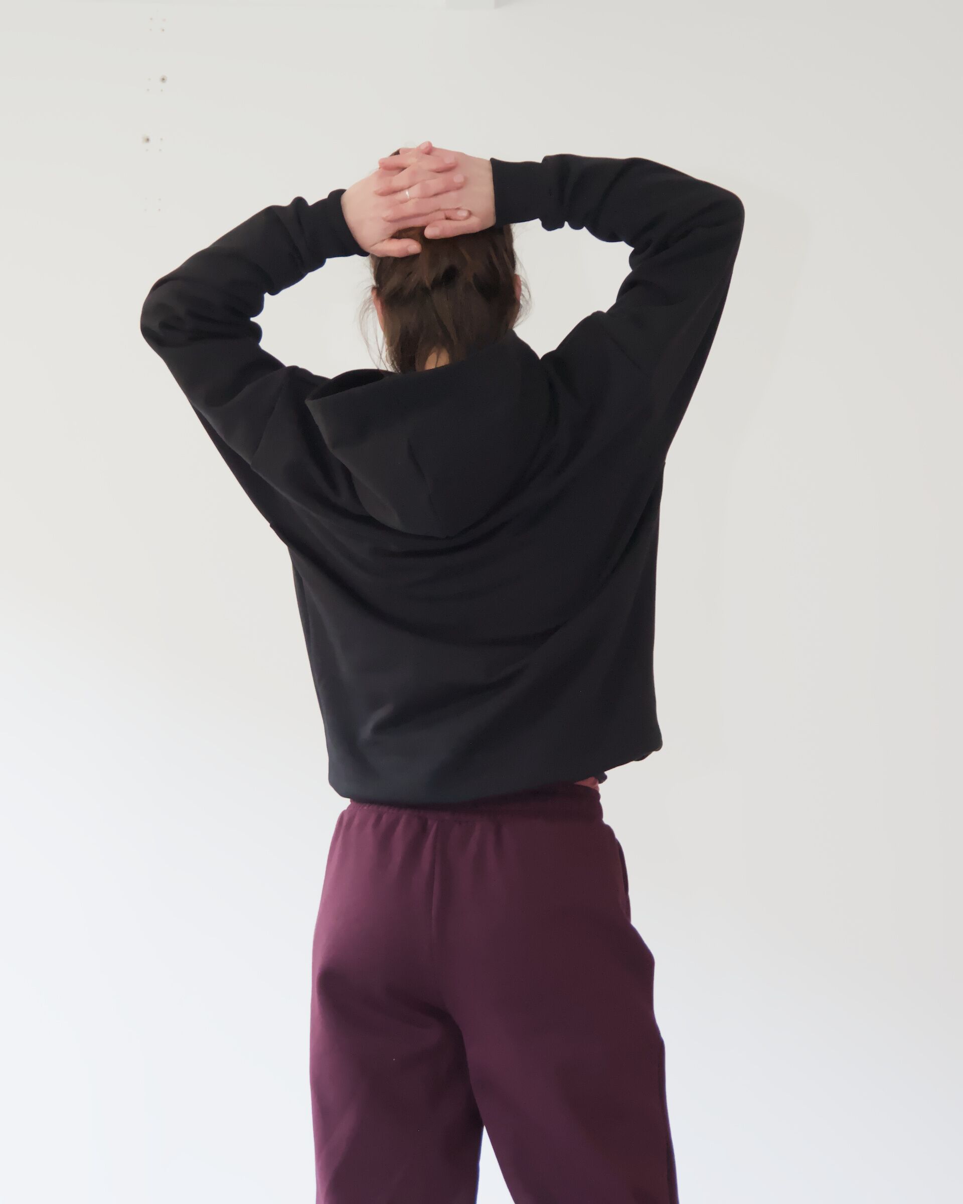 oversize_hoodie_unisex_schwarz_rueckaa