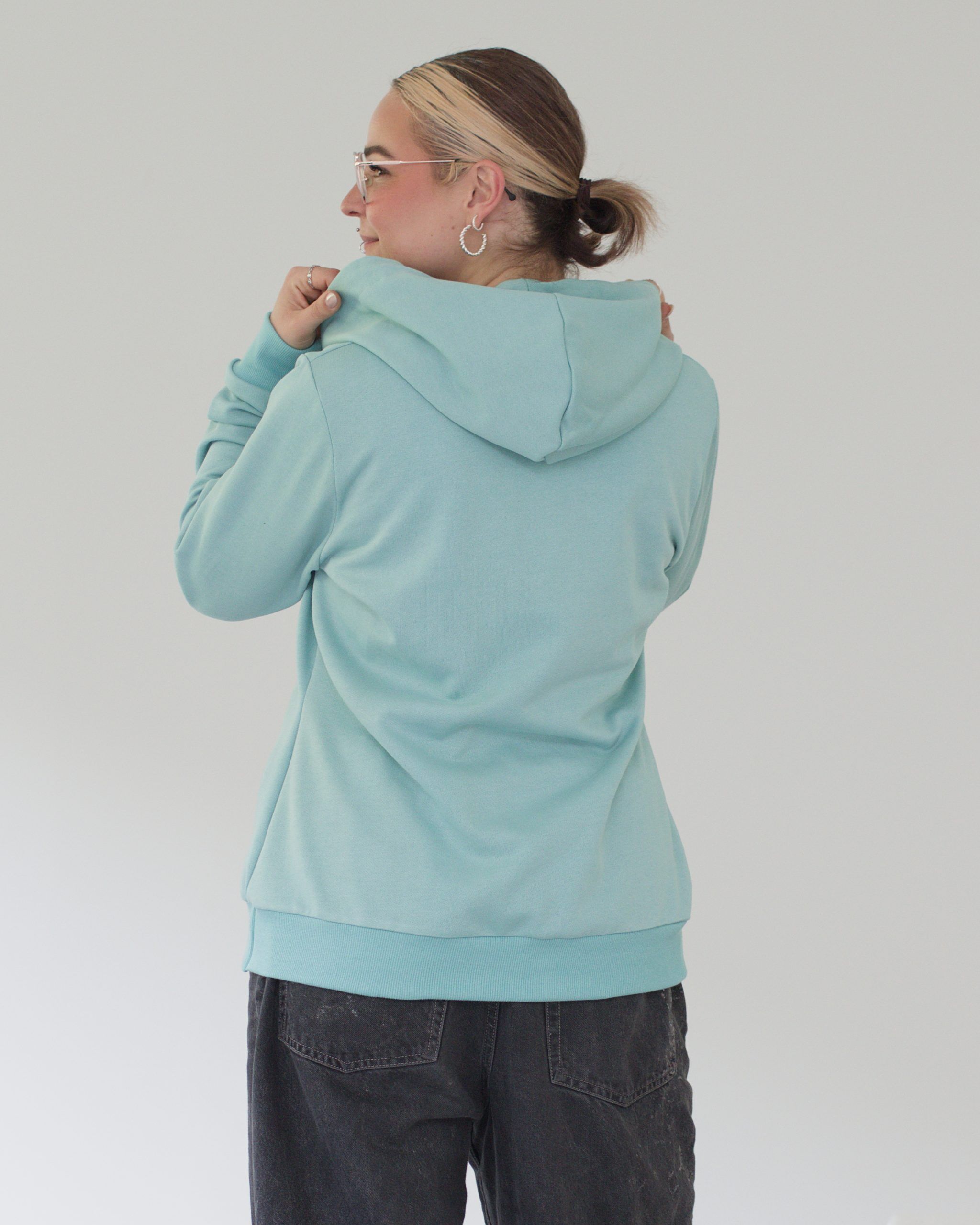 hoodie_mRV_bio_fair_frau_aqua_rueck