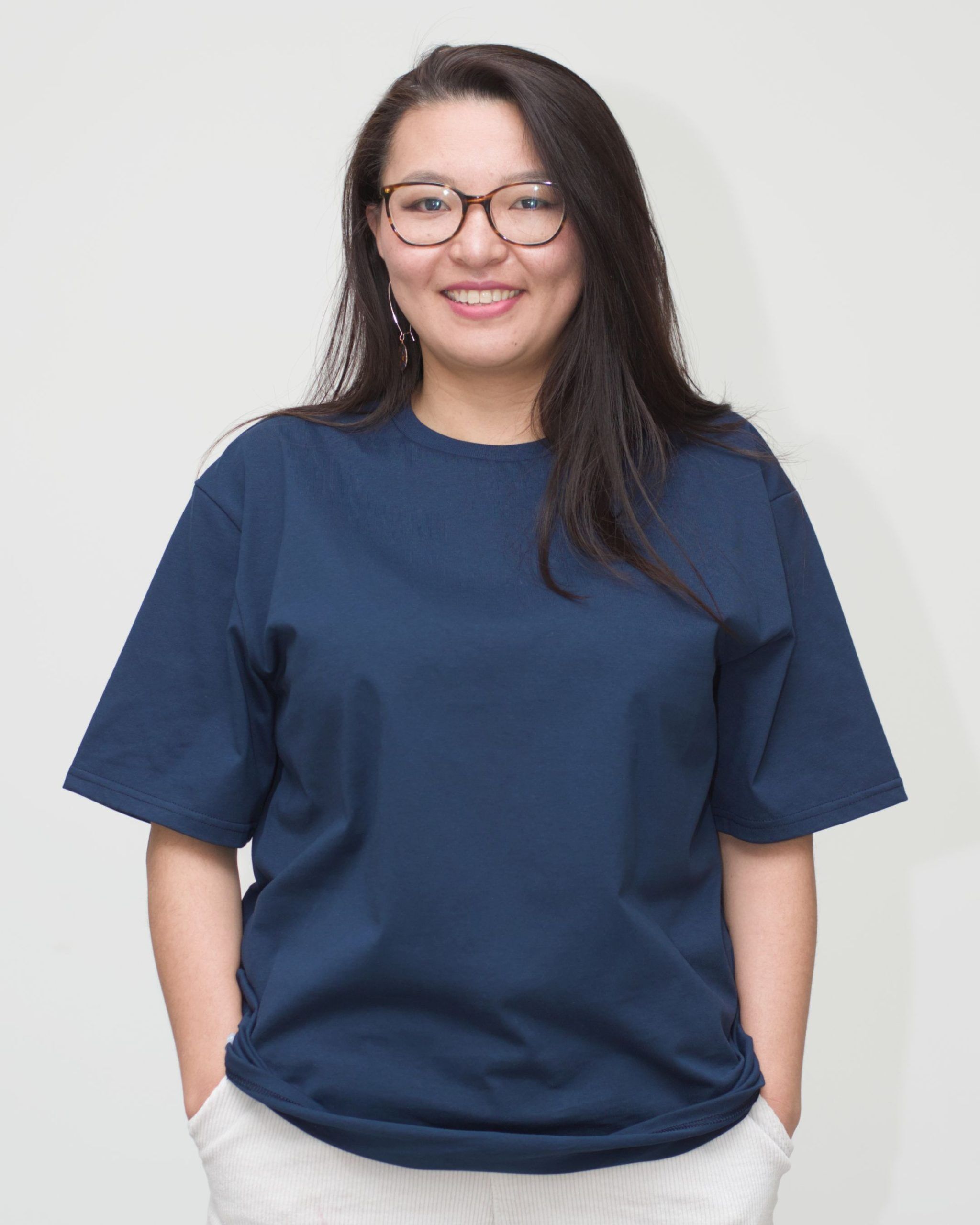oversized_tshirt_unisex_marine_frau_front02