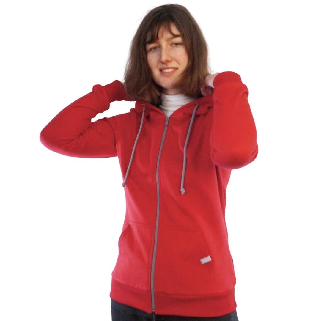 kirschrot_frauen_fair_fashion_hoodie_Kapuzenjacke_nachhaltig_bio_zipper