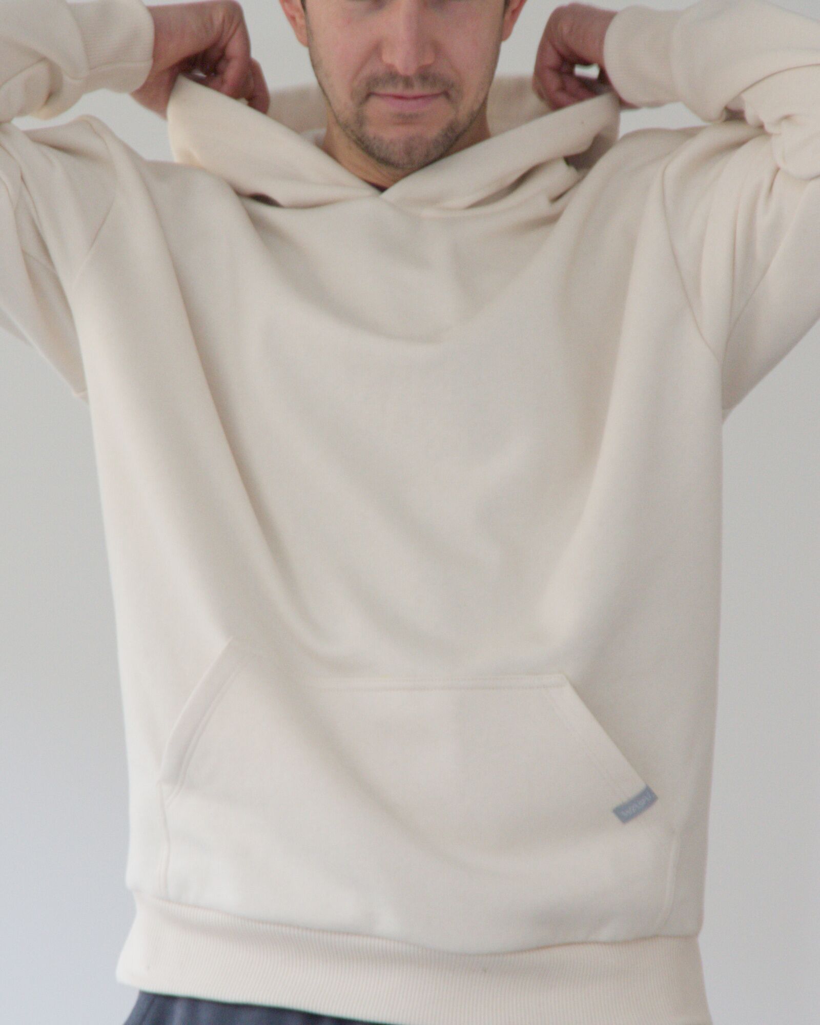 oversize_hoodie_unisex_ecru_detaila