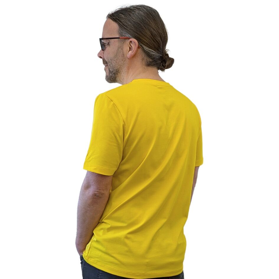 t-shirt_mann_stretch_baumwolle_fair_gelb_rueck