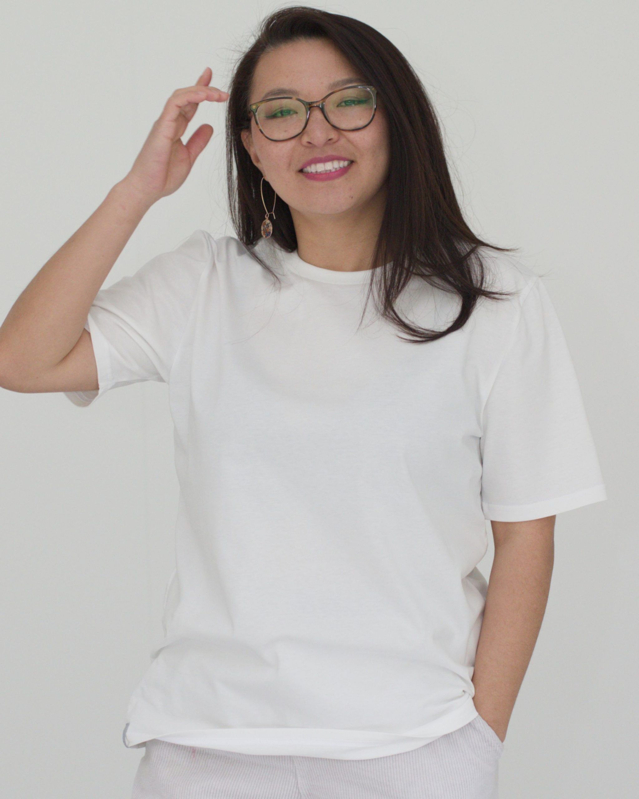 oversized_tshirt_unisex_weiss_frau_front01