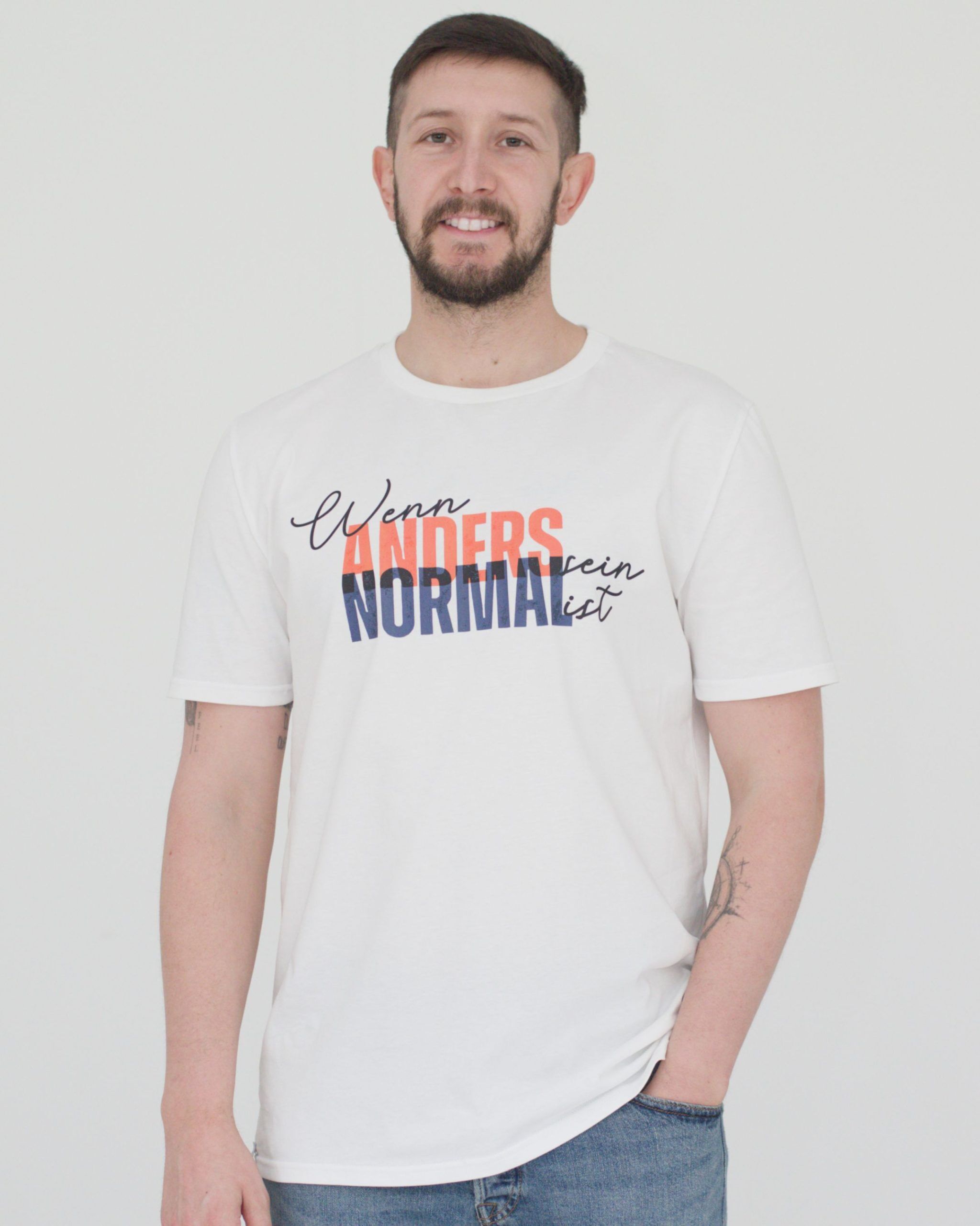 relaxed_tshirt_anders_normal_weiss_mann_02