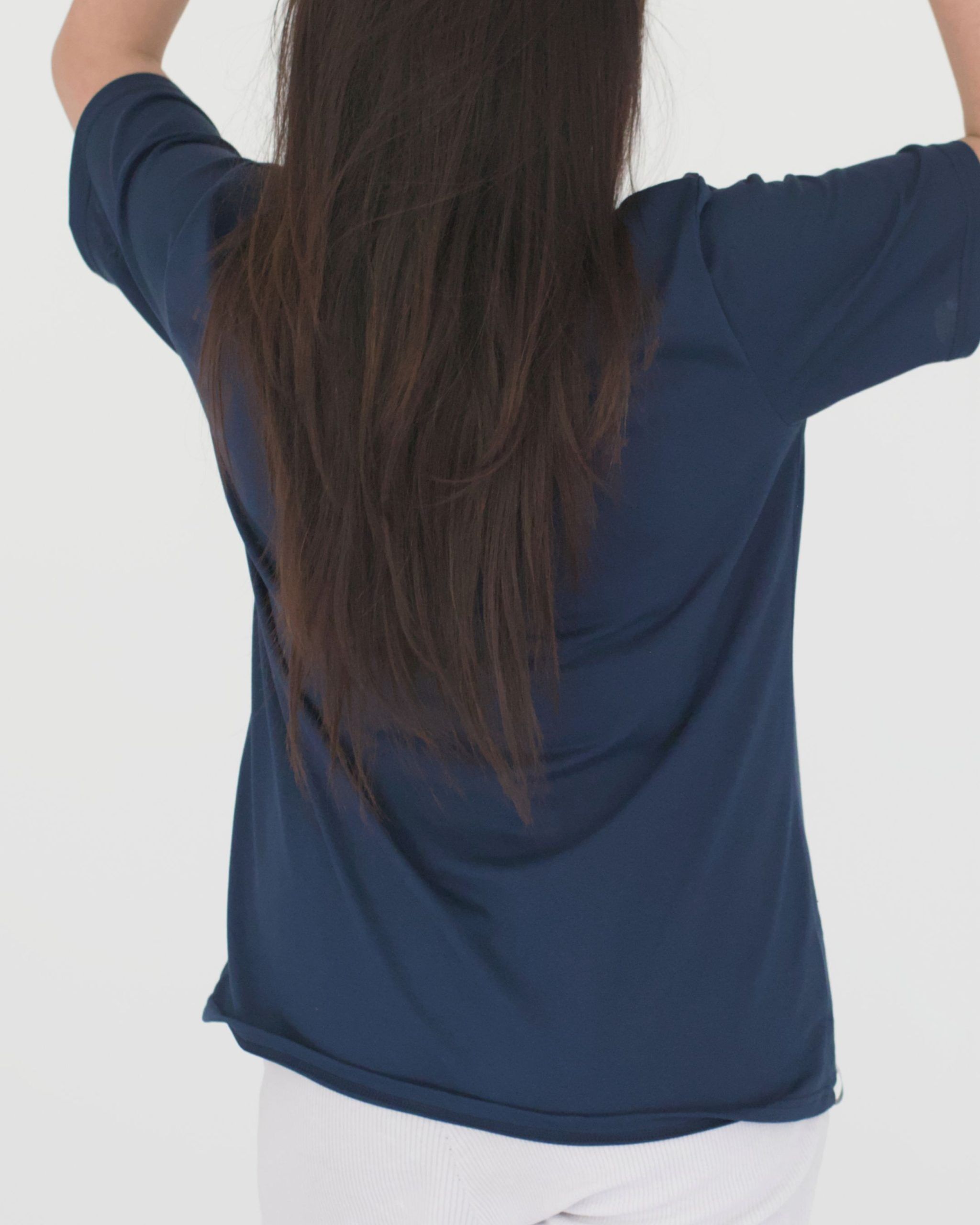 tshirt_relaxed_fit_bio_frau_marine_rueck01