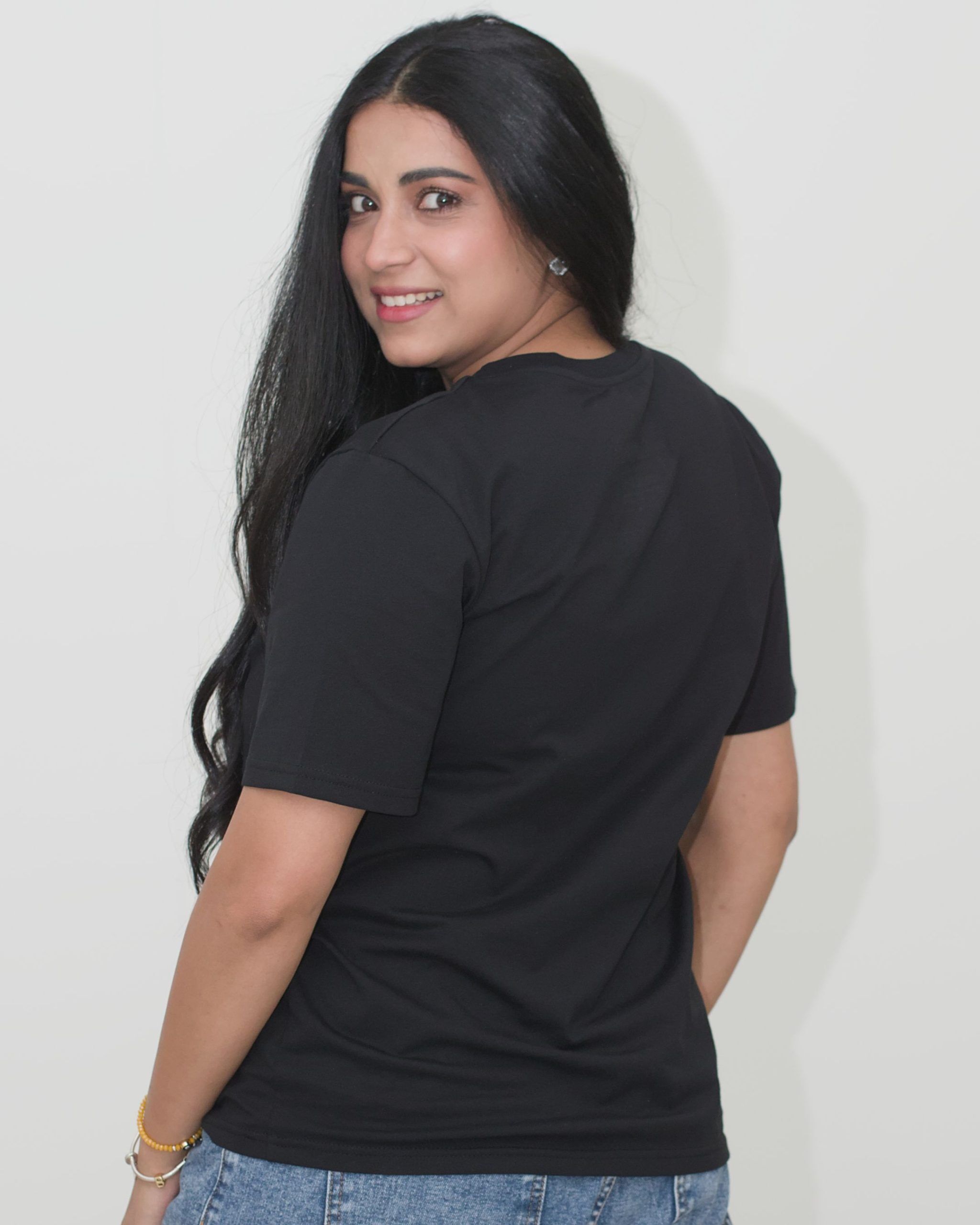 tshirt_relaxed_fit_bio_frau_schwarz_rueck02