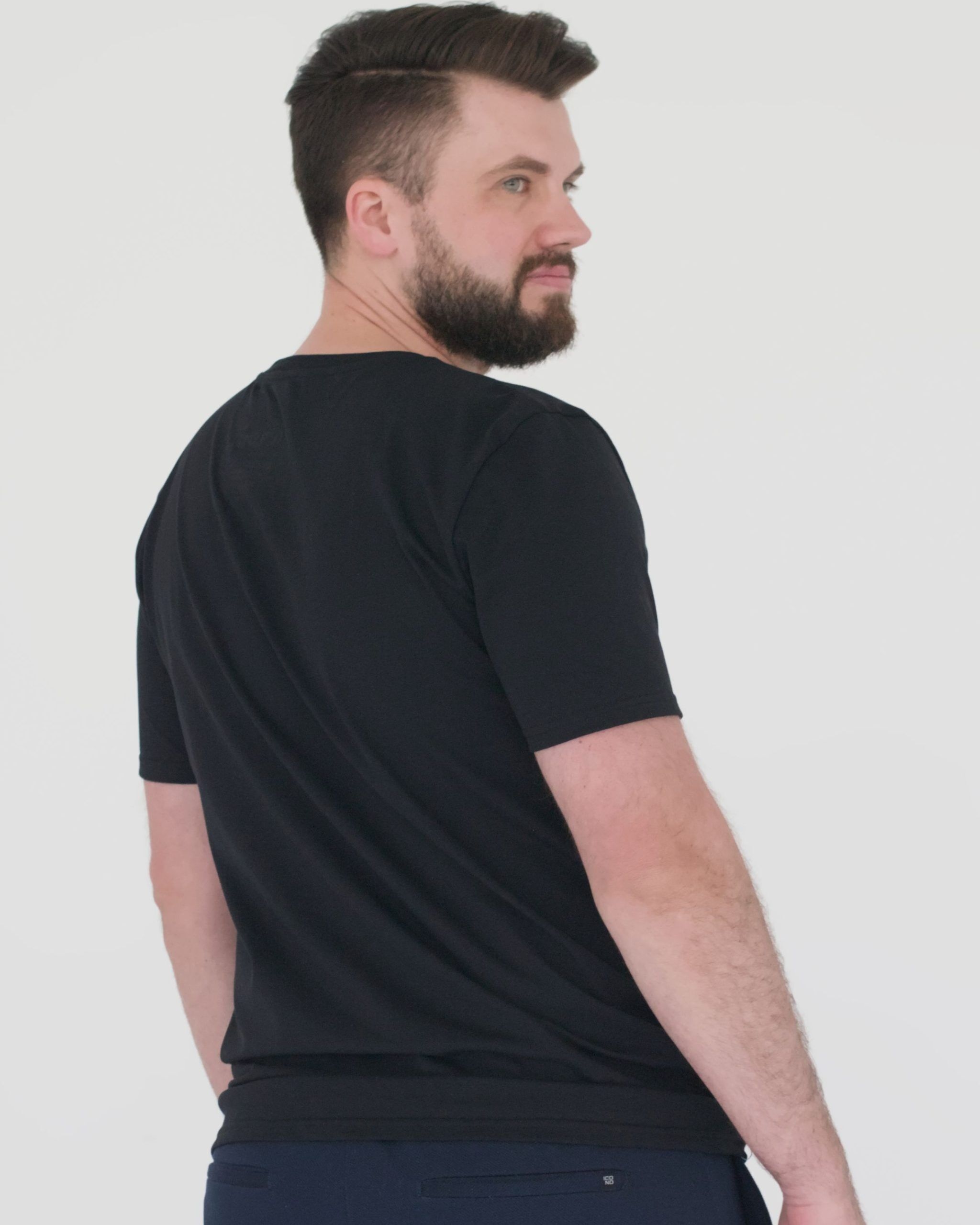 tshirt_relaxed_fit_bio_mann_schwarz_rueck01