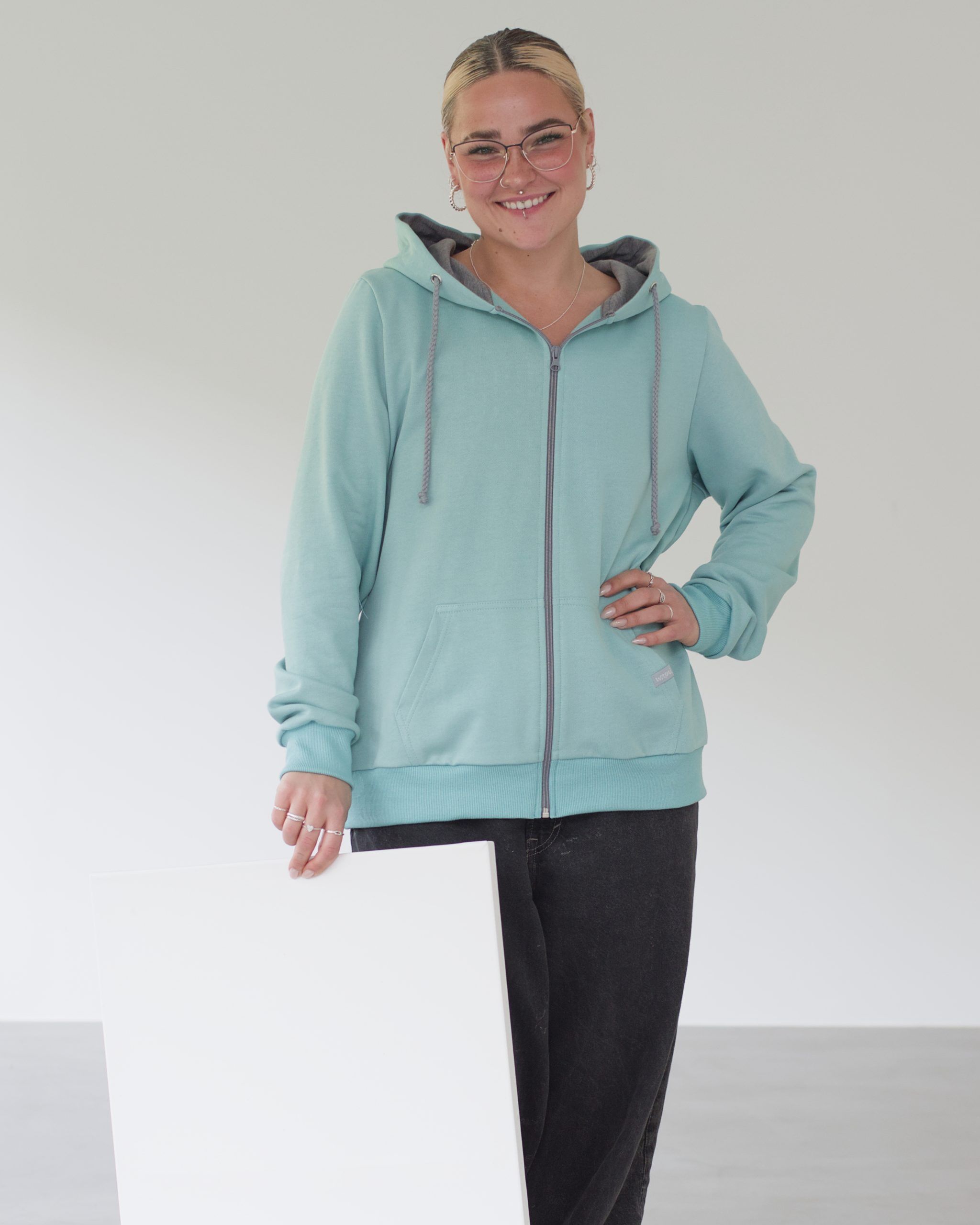 hoodie_mRV_bio_fair_frau_aqua03