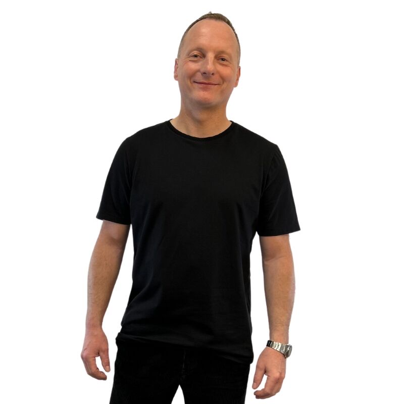 TShirt_schwarz_Männer_Biobaumwolle_aus Esslingen fair hergestellt