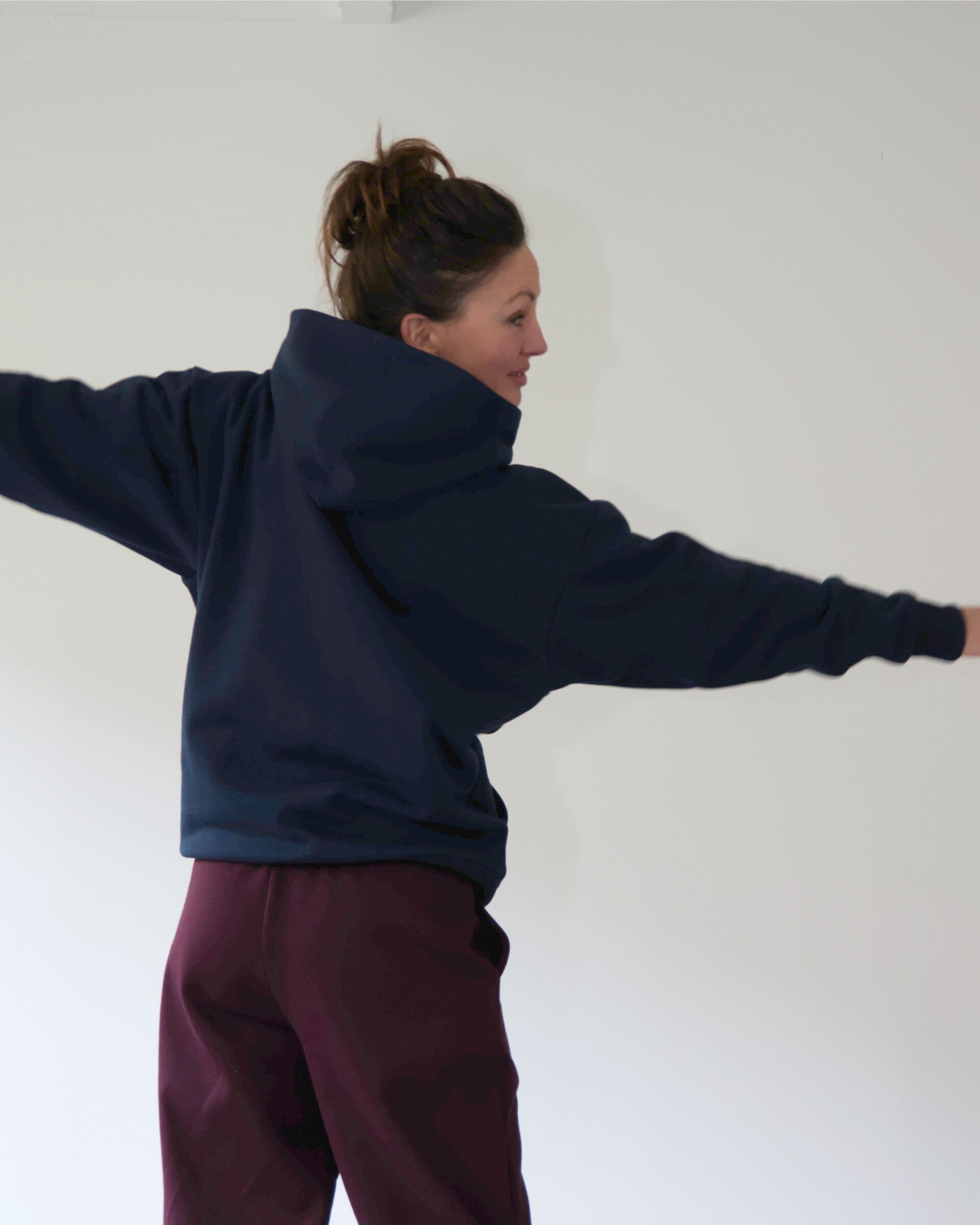 oversize_hoodie_unisex_marine_detail_a