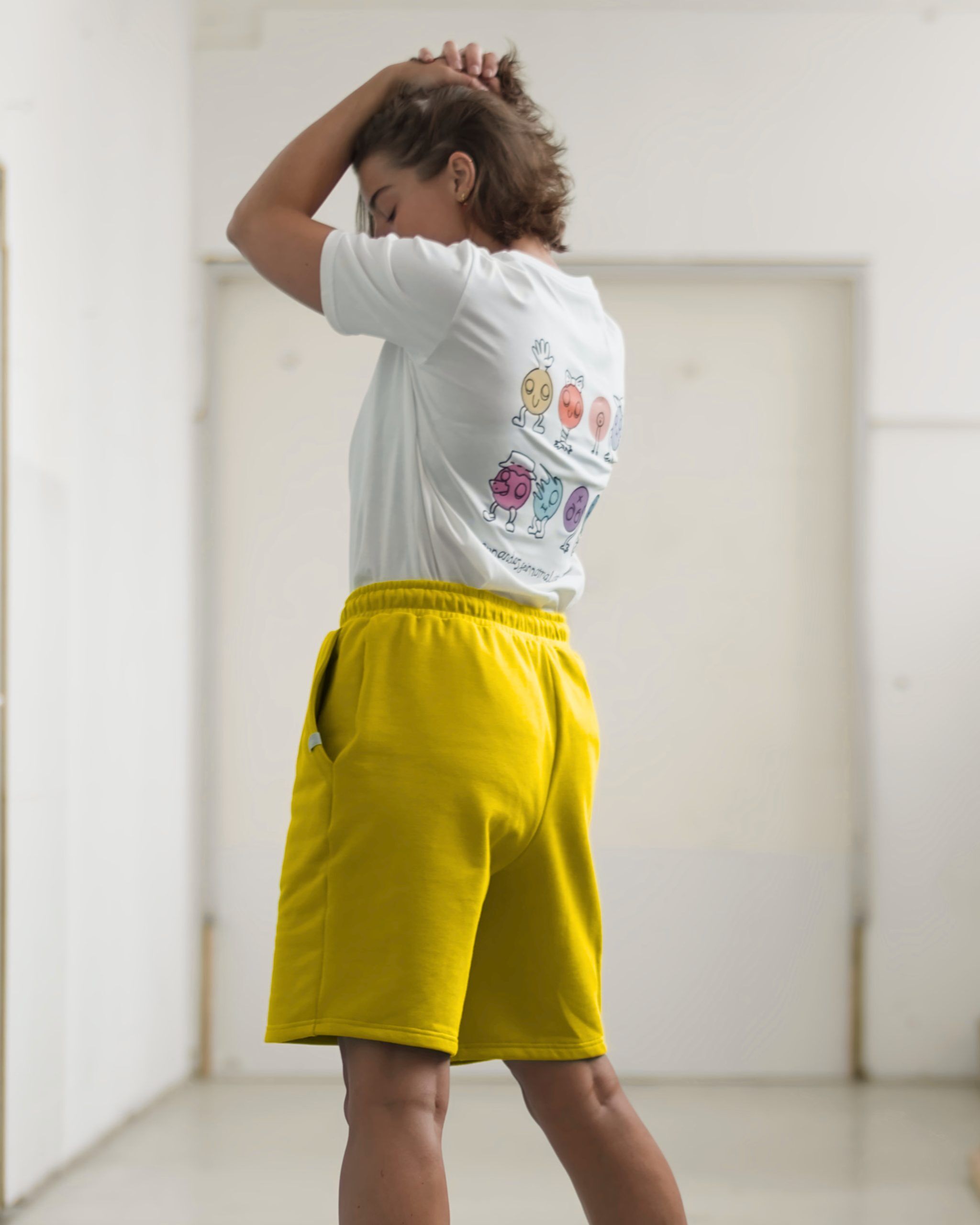 sweat_shorts_bio_frau_gelb_3