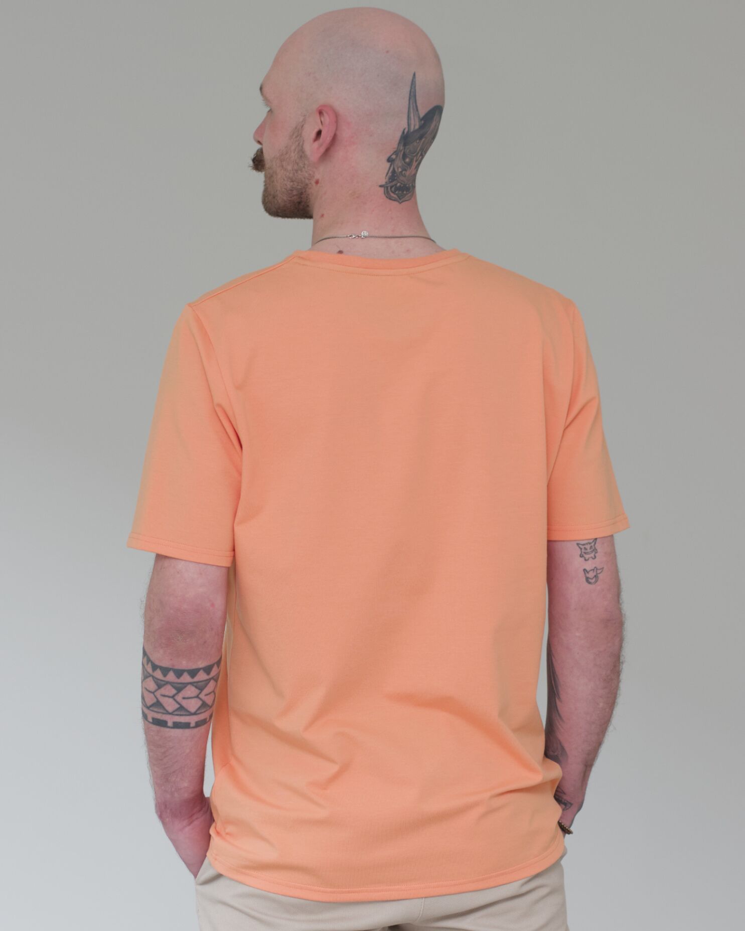 Tshirt_standart_papaya_mann_rueck01