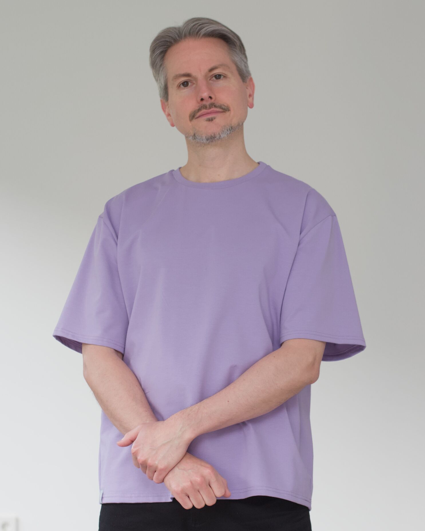 oversized_unisex_tshirt_flieder_02