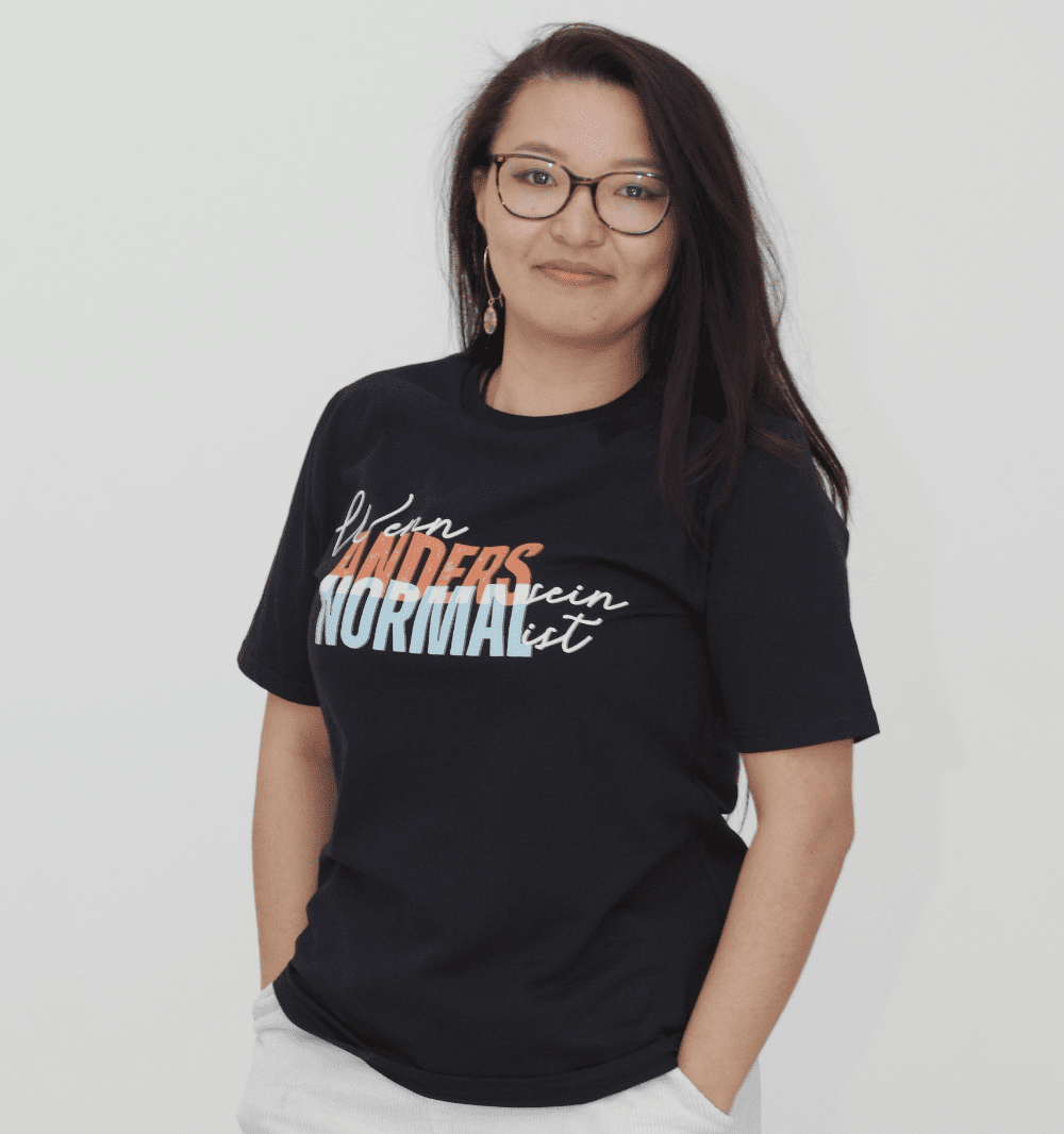 relaxed_tshirt_anders_normal_schwarz_frau_02