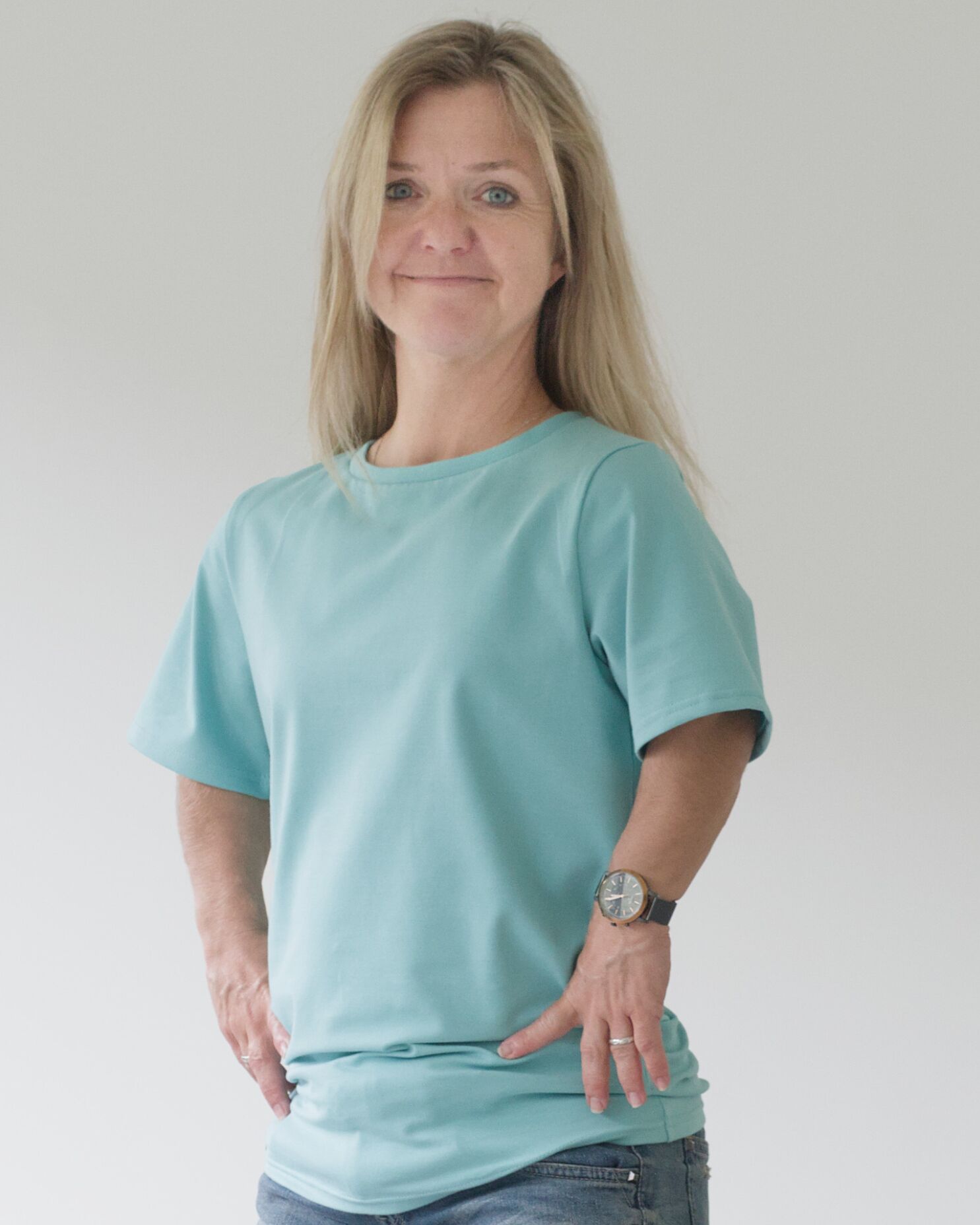 relaxed_tshirt_aqua_frau_01