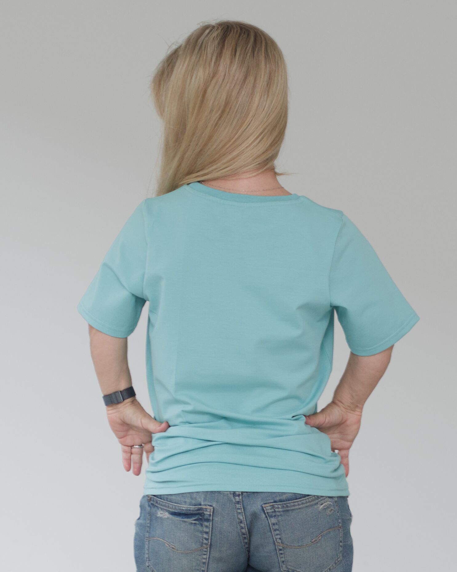 relaxed_tshirt_aqua_frau_rueck01