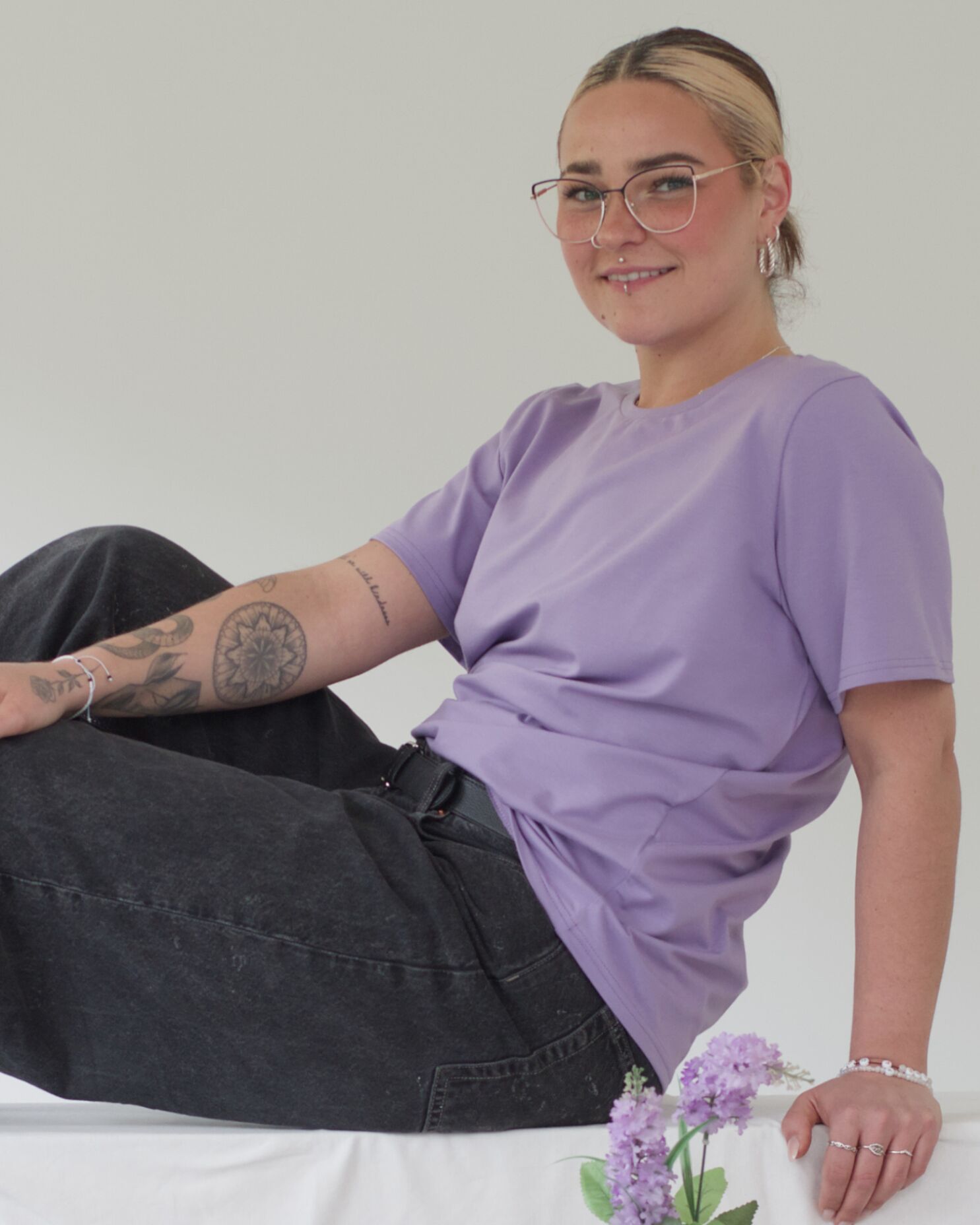 relaxed_tshirt_flieder_frau_02