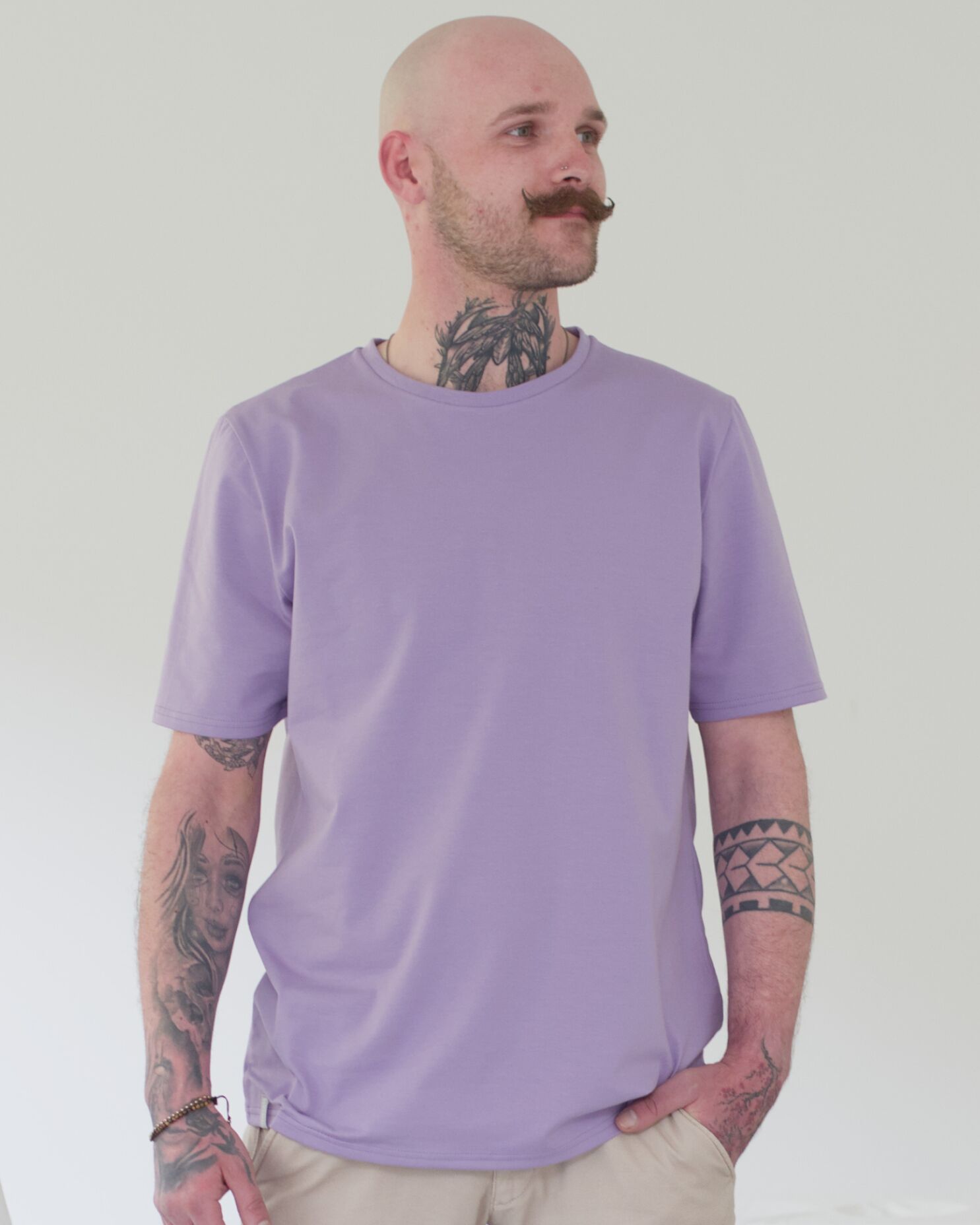 relaxed_tshirt_flieder_mann_01