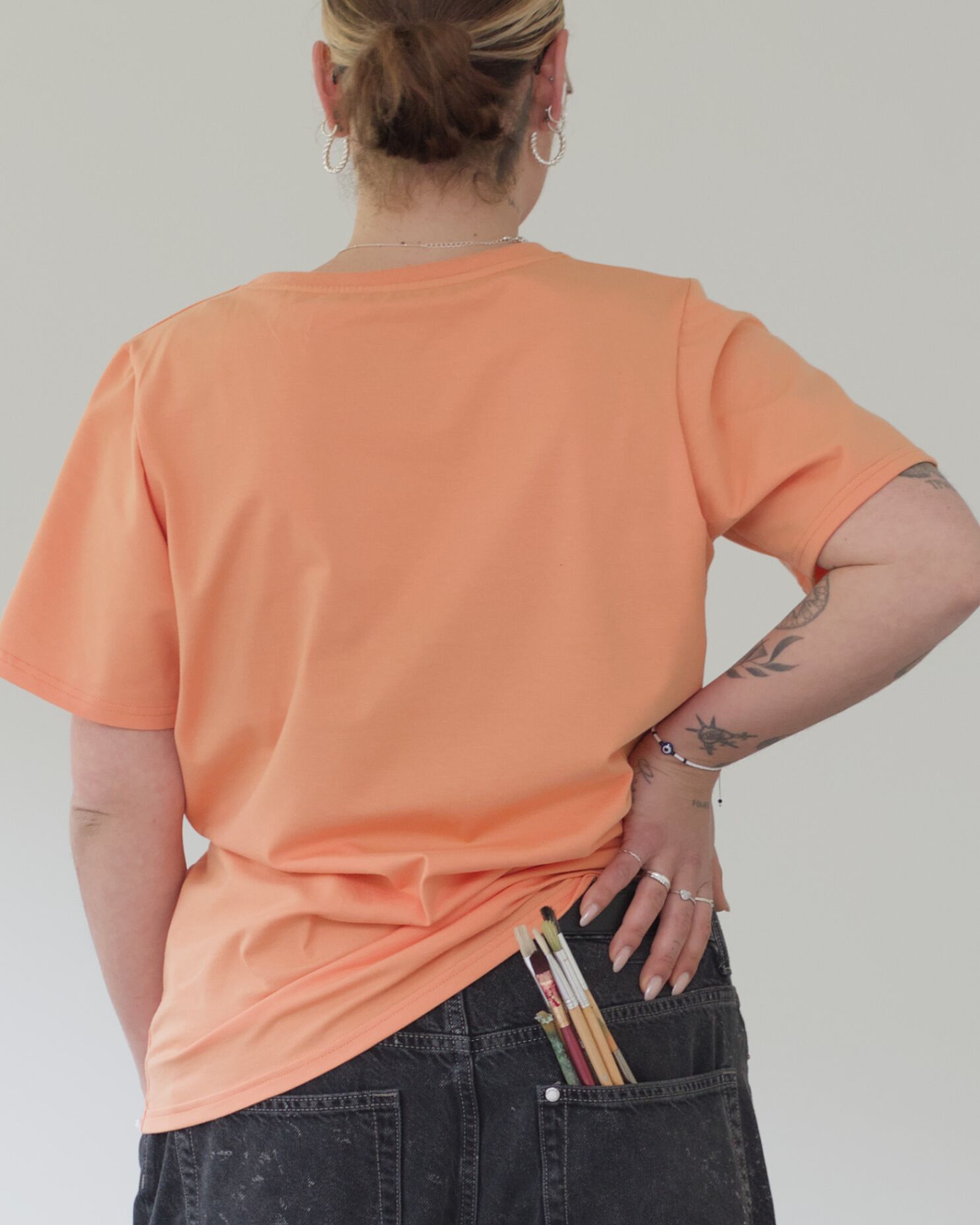 relaxed_tshirt_papaya_frau_rueck01