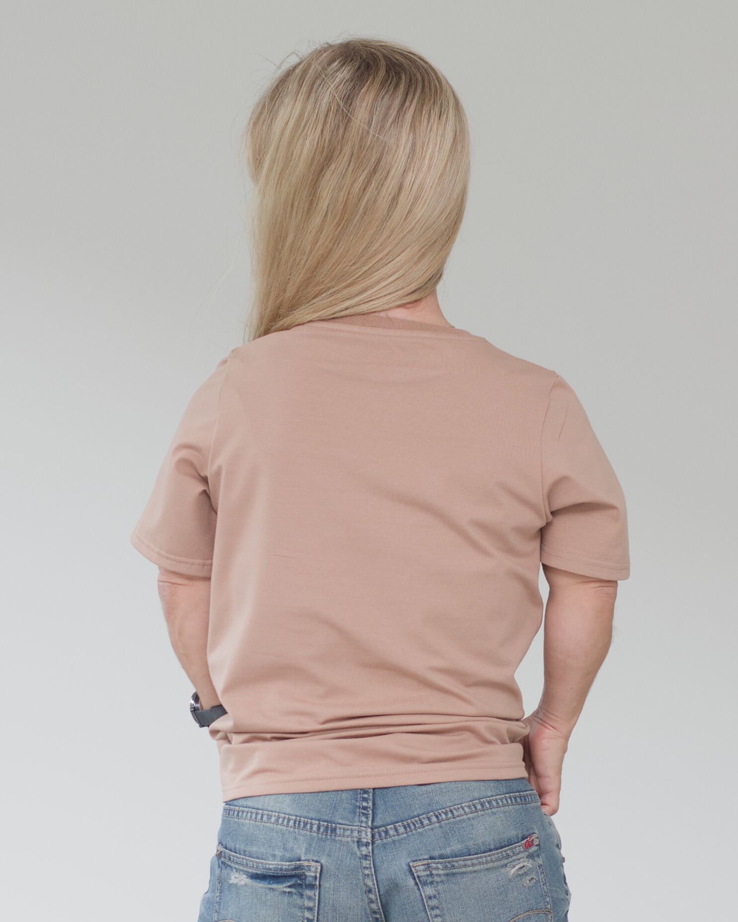 relaxed_tshirt_toffee_frau_rueck01