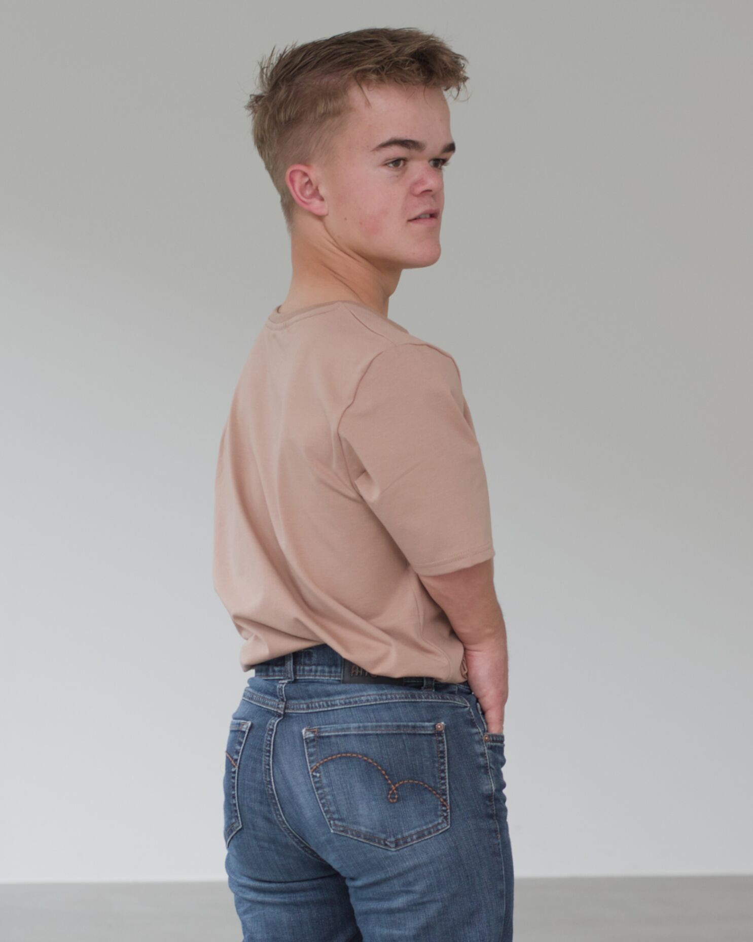 relaxed_tshirt_toffee_mann_02