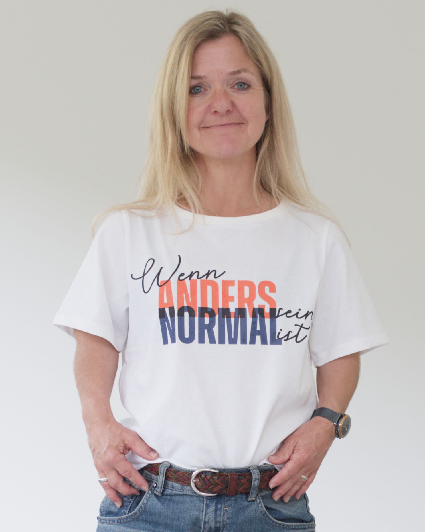 tshirt_andersnormal_weiss_frau_01
