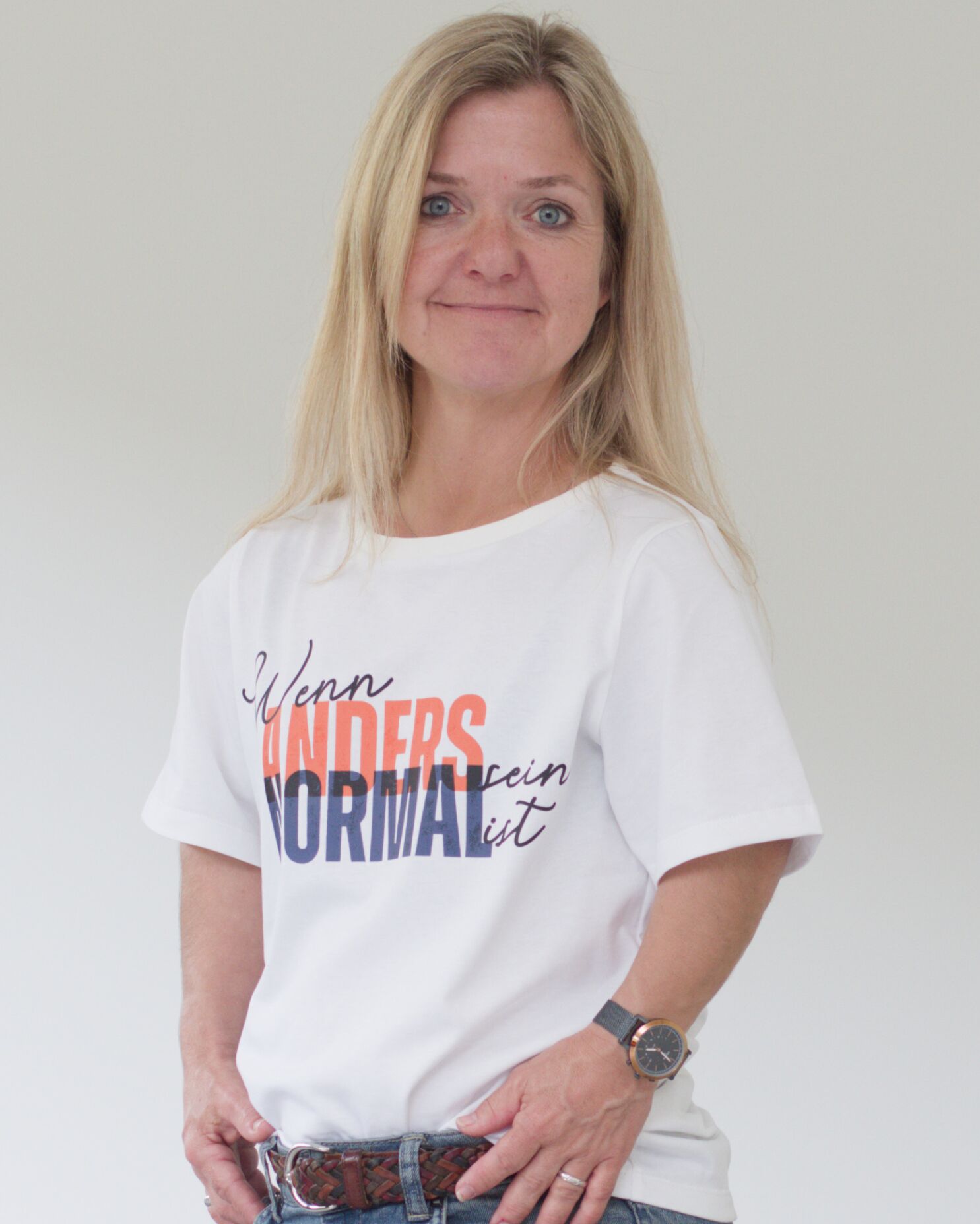 tshirt_andersnormal_weiss_frau_02