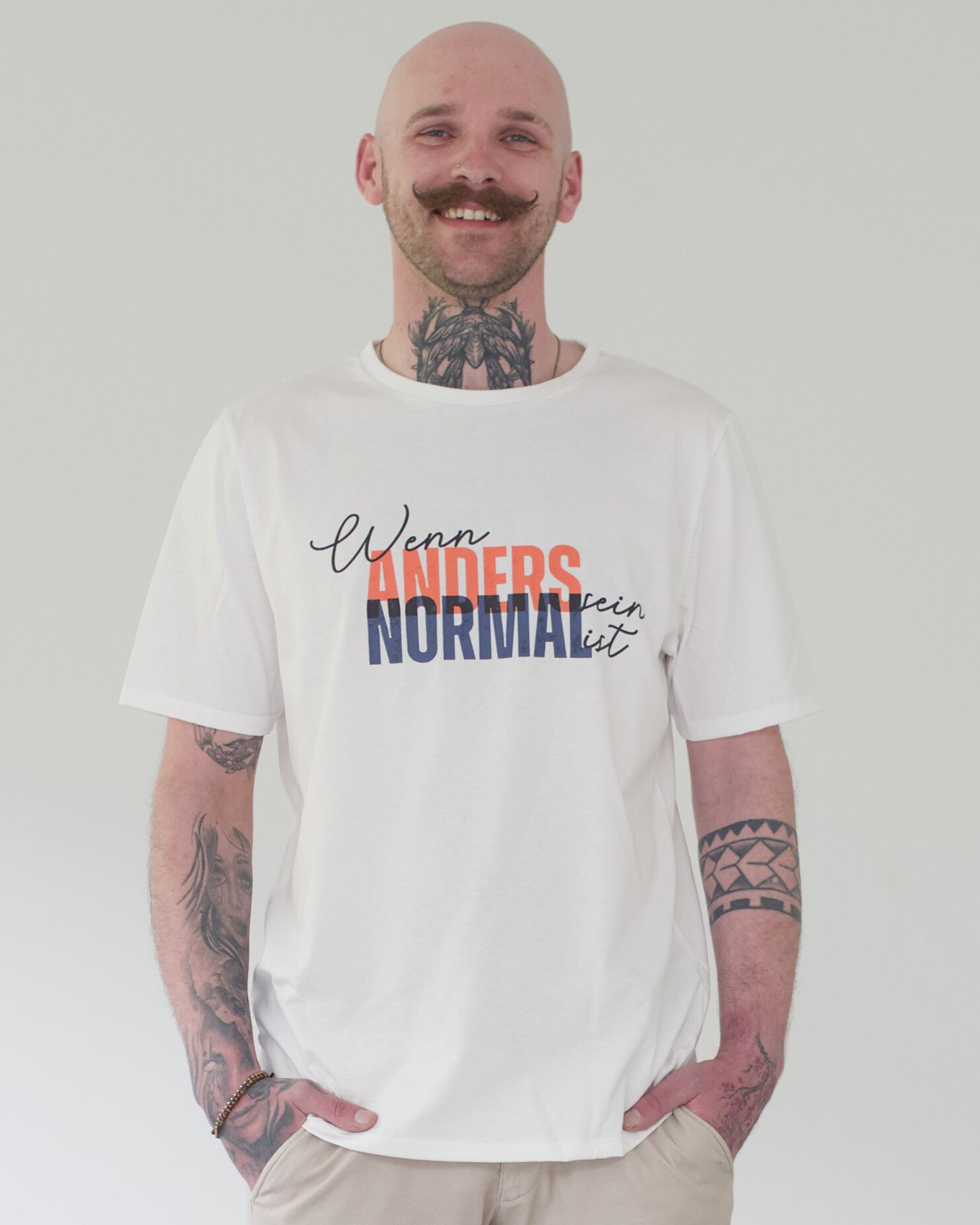 tshirt_andersnormal_weiss_mann_01