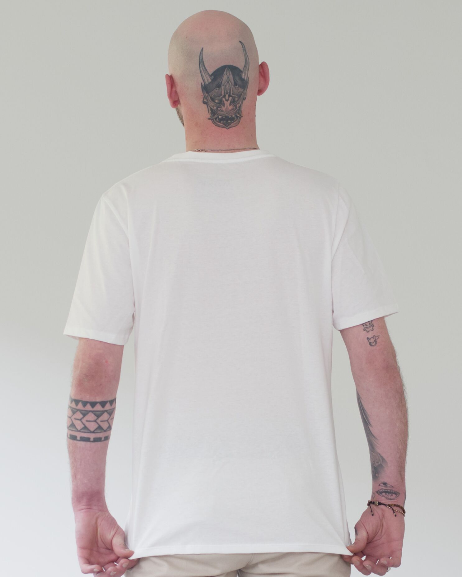 tshirt_andersnormal_weiss_mann_rueck01